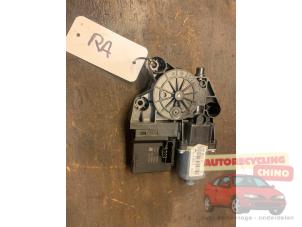 Gebruikte Motor electrisch raam Renault Grand Scénic III (JZ) 1.4 16V TCe 130 Prijs € 35,00 Margeregeling aangeboden door Autorecycling Chino B.V.