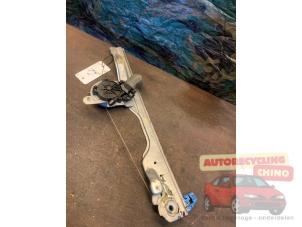 Gebruikte Raammechaniek 4Deurs rechts-voor Renault Modus/Grand Modus (JP) 1.4 16V Prijs € 35,00 Margeregeling aangeboden door Autorecycling Chino B.V.