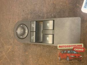 Gebruikte Ruit schakelaar elektrisch Opel Zafira (M75) 1.6 16V Prijs € 50,00 Margeregeling aangeboden door Autorecycling Chino B.V.