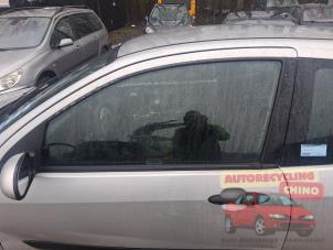 Gebruikte Portierruit 2Deurs links Ford Focus 1 1.8 16V Prijs € 40,00 Margeregeling aangeboden door Autorecycling Chino B.V.