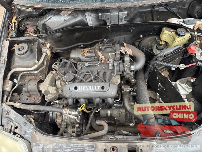 Gebruikte Motor Renault Clio II (BB/CB) 1.2 Prijs € 350,00 Margeregeling aangeboden door Autorecycling Chino B.V.