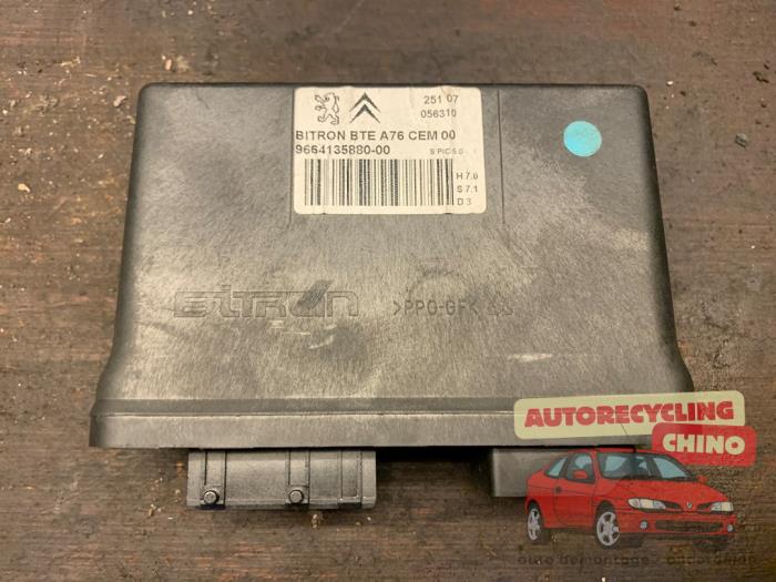 Gebruikte Cabriokap computer Peugeot 207 CC (WB) 1.6 16V Prijs € 75,00 Margeregeling aangeboden door Autorecycling Chino B.V.