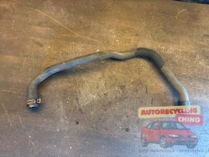 Gebruikte Radiateurslang Peugeot 207/207+ (WA/WC/WM) 1.4 16V VTi Prijs € 20,00 Margeregeling aangeboden door Autorecycling Chino B.V.