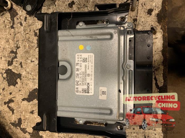 Gebruikte Computer Motormanagement Mercedes CLS (C219) 320 CDI 24V Prijs € 100,00 Margeregeling aangeboden door Autorecycling Chino B.V.