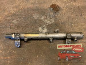 Gebruikte Injector brug Mercedes CLS (C219) 320 CDI 24V Prijs € 75,00 Margeregeling aangeboden door Autorecycling Chino B.V.