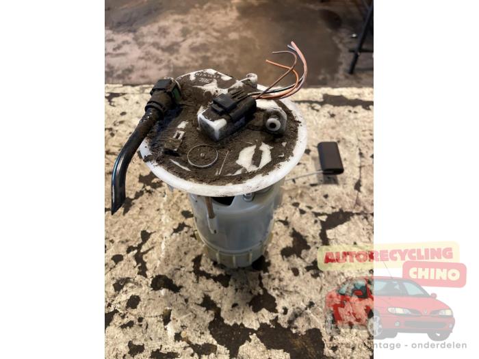 Gebruikte Benzinepomp Renault Scénic II (JM) 1.6 16V Prijs € 35,00 Margeregeling aangeboden door Autorecycling Chino B.V.