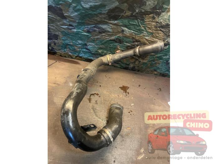 Gebruikte Intercooler Buis Fiat Doblo Cargo (263) 1.4 T-Jet 16V Natural Power Prijs € 50,00 Margeregeling aangeboden door Autorecycling Chino B.V.