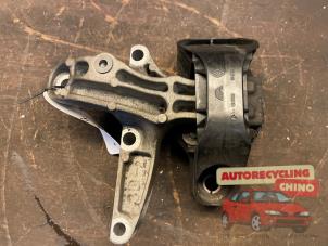 Gebruikte Motorsteun Renault Megane IV Estate (RFBK) 1.5 Energy dCi 110 Prijs € 35,00 Margeregeling aangeboden door Autorecycling Chino B.V.