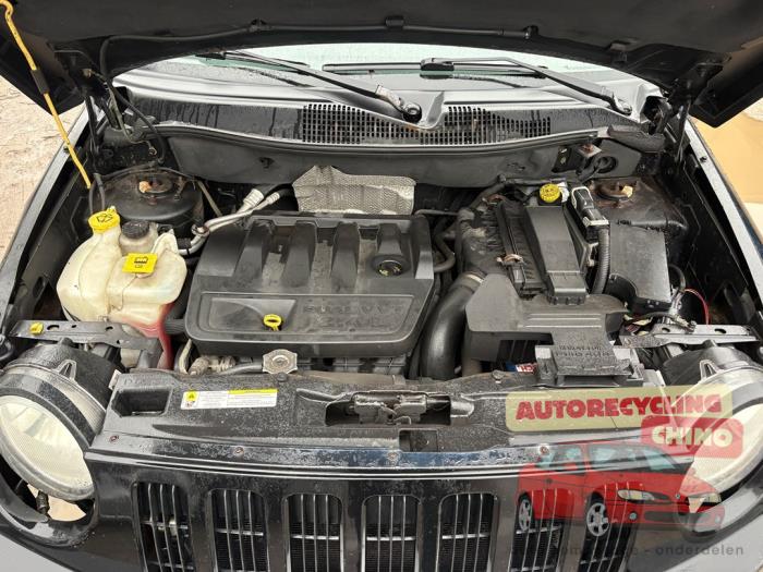 Gebruikte Motor Jeep Compass I (MK49) 2.4 16V 4x4 Prijs € 1.200,00 Margeregeling aangeboden door Autorecycling Chino B.V.