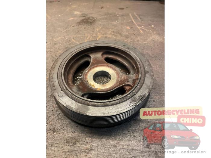 Gebruikte Krukas Poelie Citroen Berlingo 1.6 Hdi 90 Phase 2 Prijs € 25,00 Margeregeling aangeboden door Autorecycling Chino B.V.