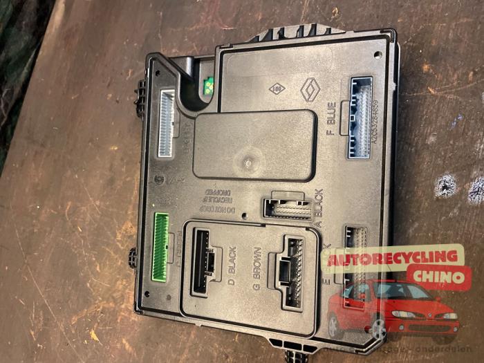 Gebruikte Computer Body Control Renault Scénic III (JZ) 1.2 16V TCe 115 Energy Prijs € 50,00 Margeregeling aangeboden door Autorecycling Chino B.V.