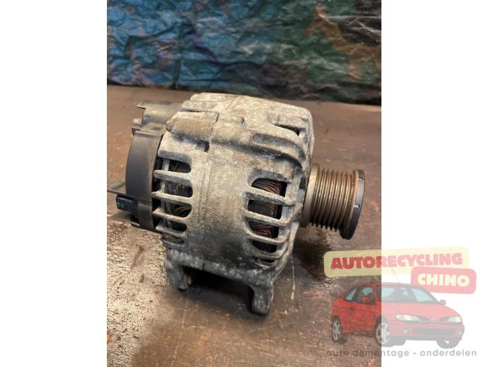 Gebruikte Dynamo Renault Scénic III (JZ) 1.2 16V TCe 115 Energy Prijs € 100,00 Margeregeling aangeboden door Autorecycling Chino B.V.