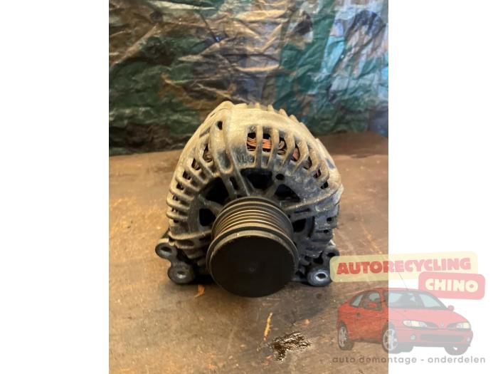 Gebruikte Dynamo Volkswagen Caddy III (2KA,2KH,2CA,2CH) 1.9 TDI Prijs € 40,00 Margeregeling aangeboden door Autorecycling Chino B.V.
