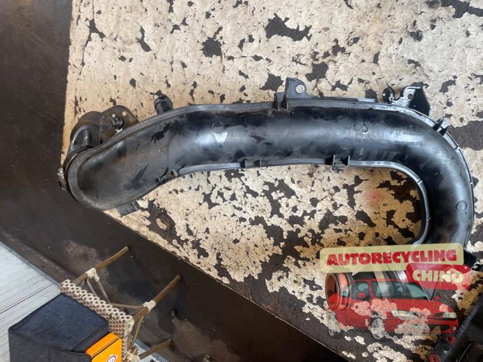 Gebruikte Intercooler Buis Ford Focus 3 Wagon 2.0 TDCi 16V 140 Prijs € 50,00 Margeregeling aangeboden door Autorecycling Chino B.V.