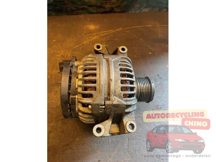 Gebruikte Dynamo Mercedes C (W203) 1.8 C-180K 16V Prijs € 75,00 Margeregeling aangeboden door Autorecycling Chino B.V.