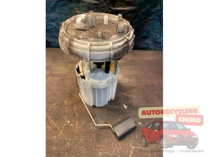 Gebruikte Benzinepomp Alfa Romeo 147 (937) 1.6 Twin Spark 16V Prijs € 50,00 Margeregeling aangeboden door Autorecycling Chino B.V.