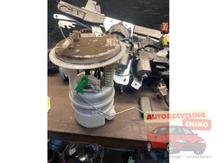 Gebruikte Benzinepomp Peugeot 508 (8D) 1.6 THP 16V Prijs € 70,00 Margeregeling aangeboden door Autorecycling Chino B.V.