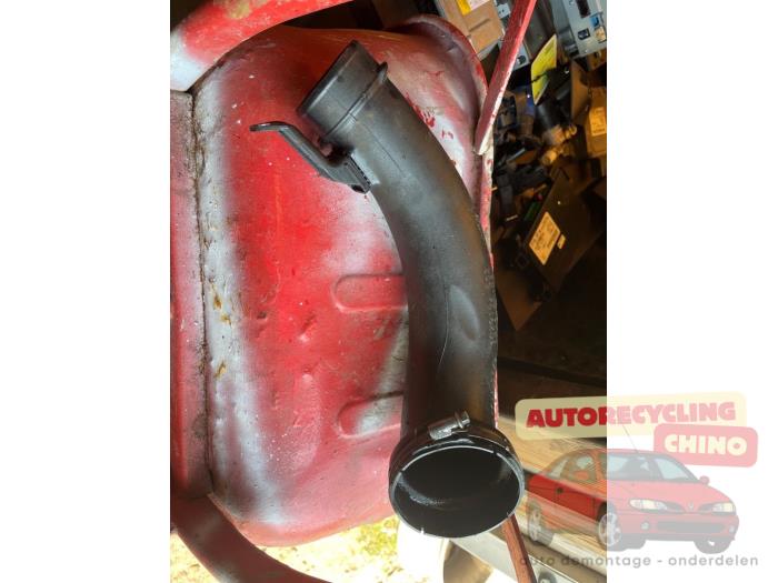 Gebruikte Intercooler Buis Volvo V60 I (FW/GW) 2.4 D6 20V Plug-in Hybrid AWD Prijs € 25,00 Margeregeling aangeboden door Autorecycling Chino B.V.