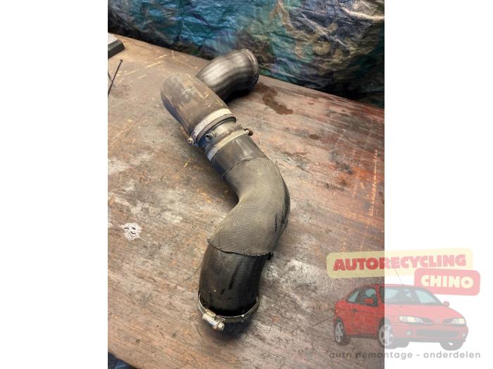 Gebruikte Intercooler Slang Volvo V60 I (FW/GW) 2.4 D6 20V Plug-in Hybrid AWD Prijs € 45,00 Margeregeling aangeboden door Autorecycling Chino B.V.
