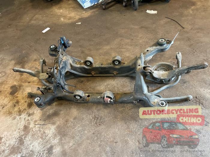 Gebruikte Subframe Volvo V60 I (FW/GW) 2.4 D6 20V Plug-in Hybrid AWD Prijs € 200,00 Margeregeling aangeboden door Autorecycling Chino B.V.
