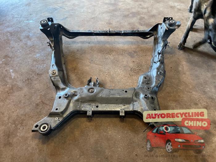 Gebruikte Subframe Volvo V60 I (FW/GW) 2.4 D6 20V Plug-in Hybrid AWD Prijs € 350,00 Margeregeling aangeboden door Autorecycling Chino B.V.