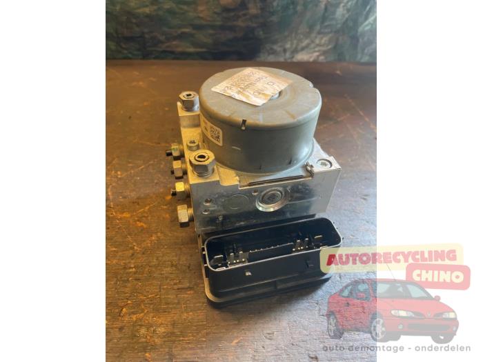 Gebruikte ABS Pomp Ford Focus 3 1.0 Ti-VCT EcoBoost 12V 125 Prijs € 200,00 Margeregeling aangeboden door Autorecycling Chino B.V.