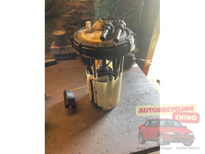 Gebruikte Dieselpomp Mercedes Vito (639.6) 2.2 109 CDI 16V Prijs € 50,00 Margeregeling aangeboden door Autorecycling Chino B.V.