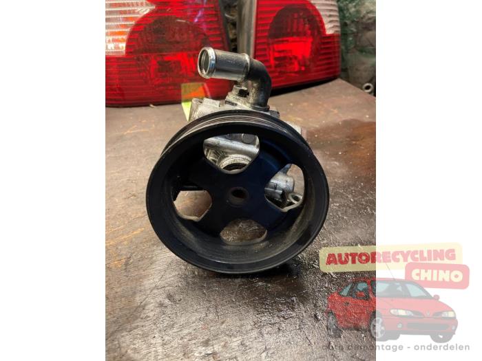 Gebruikte Servopomp Ford Transit Connect 1.8 TDdi LWB Euro 4 Prijs € 45,00 Margeregeling aangeboden door Autorecycling Chino B.V.