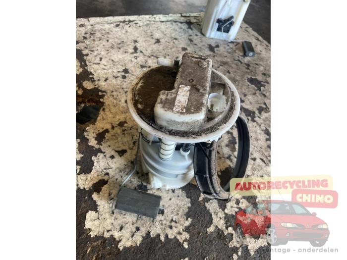 Gebruikte Tank element Pomp Dacia Logan MCV I (KS) 1.6 16V Prijs € 45,00 Margeregeling aangeboden door Autorecycling Chino B.V.
