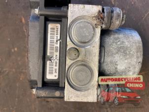 ABS Pomp van een Renault Modus/Grand Modus (JP) 1.4 16V 2004