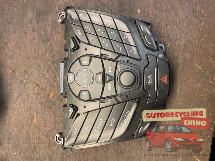 Gebruikte Regelunit Multi Media Ford Focus 3 1.6 Ti-VCT 16V 125 Prijs € 45,00 Margeregeling aangeboden door Autorecycling Chino B.V.