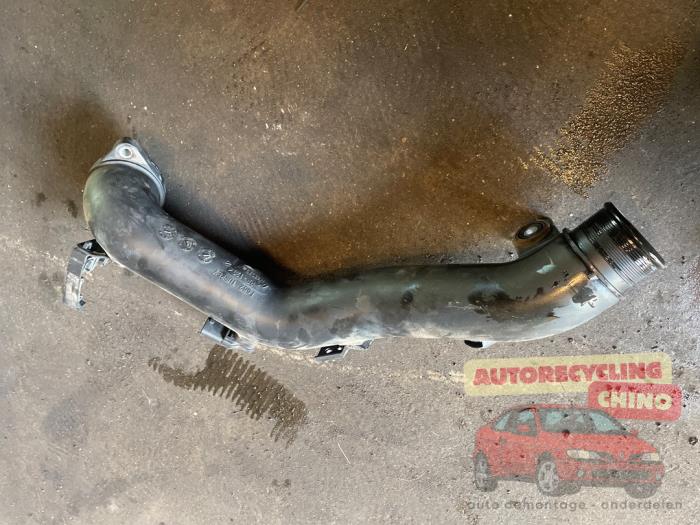 Gebruikte Intercooler Buis Alfa Romeo 159 Sportwagon (939BX) 1.8 TBi 16V Prijs € 50,00 Margeregeling aangeboden door Autorecycling Chino B.V.