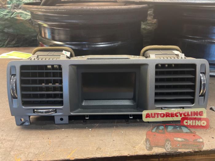 Gebruikte Display Interieur Opel Vectra C Caravan 1.8 16V Prijs € 50,00 Margeregeling aangeboden door Autorecycling Chino B.V.