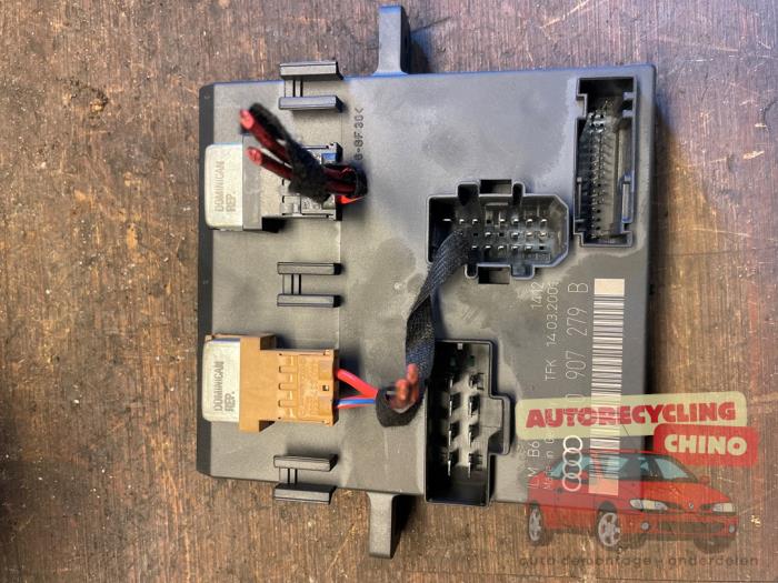 Gebruikte Computer Body Control Audi A4 (B6) 2.0 20V Prijs € 50,00 Margeregeling aangeboden door Autorecycling Chino B.V.