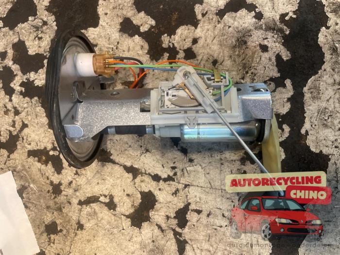 Gebruikte Benzinepomp Ford StreetKa 1.6i Prijs € 45,00 Margeregeling aangeboden door Autorecycling Chino B.V.