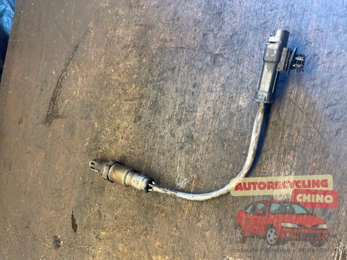 Gebruikte Lambda Sonde Citroen C4 Cactus (0B/0P) 1.2 PureTech 110 12V Prijs € 35,00 Margeregeling aangeboden door Autorecycling Chino B.V.