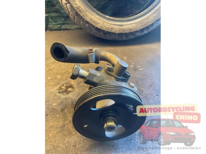 Gebruikte Servopomp Nissan Vanette (C23) 1.6 E/Cargo 16V Prijs € 50,00 Margeregeling aangeboden door Autorecycling Chino B.V.