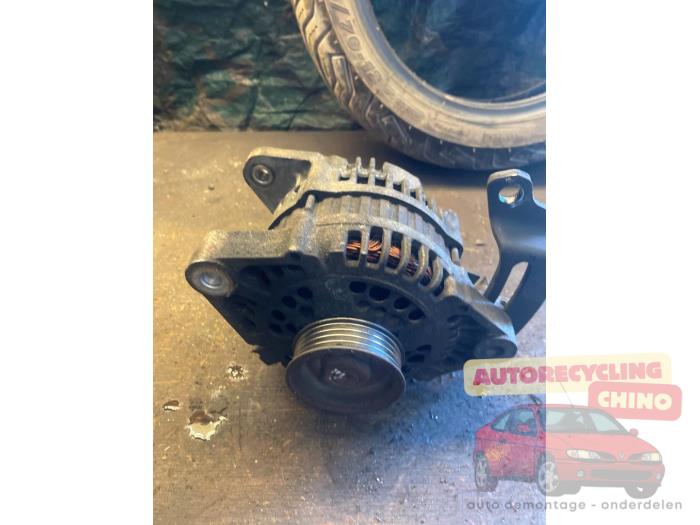 Gebruikte Dynamo Nissan Vanette (C23) 1.6 E/Cargo 16V Prijs € 50,00 Margeregeling aangeboden door Autorecycling Chino B.V.