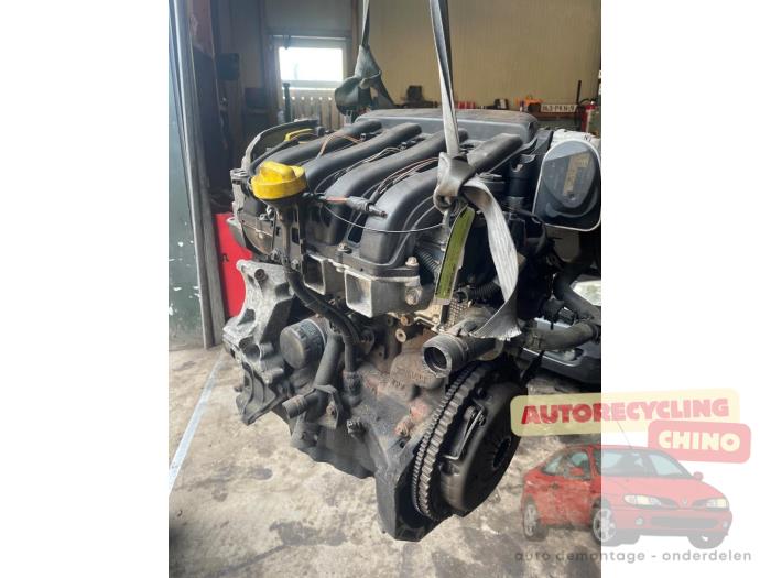 Gebruikte Motor Renault Clio III (BR/CR) 1.6 16V Prijs € 400,00 Margeregeling aangeboden door Autorecycling Chino B.V.