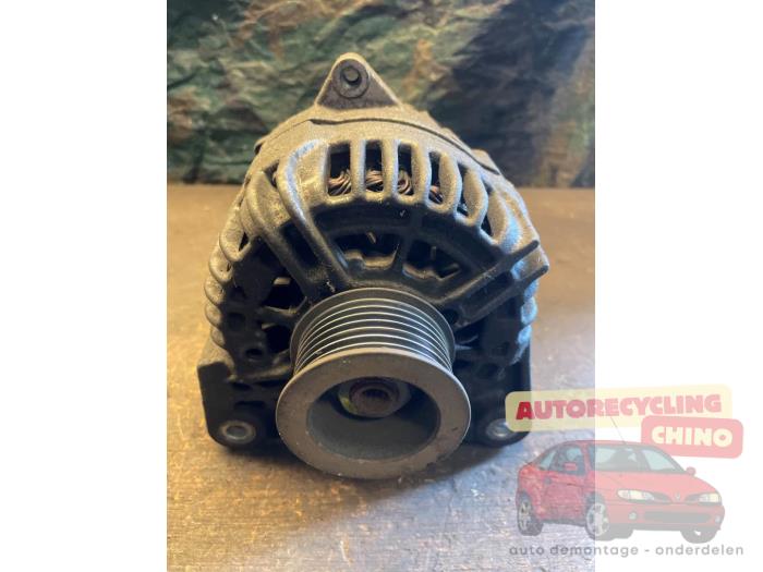 Gebruikte Dynamo Renault Modus/Grand Modus (JP) 1.2 16V Prijs € 50,00 Margeregeling aangeboden door Autorecycling Chino B.V.