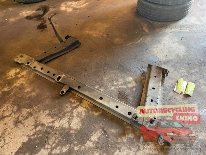 Gebruikte Subframe Renault Modus/Grand Modus (JP) 1.2 16V Prijs € 50,00 Margeregeling aangeboden door Autorecycling Chino B.V.