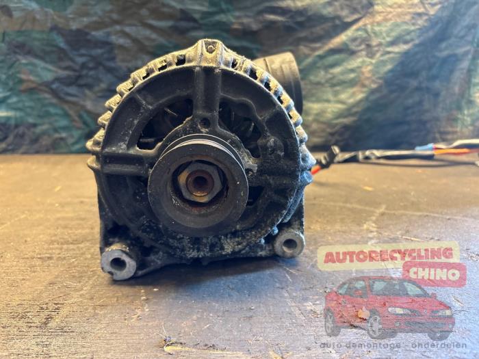 Gebruikte Dynamo BMW 3 serie (E46/4) 320i 24V Prijs € 50,00 Margeregeling aangeboden door Autorecycling Chino B.V.