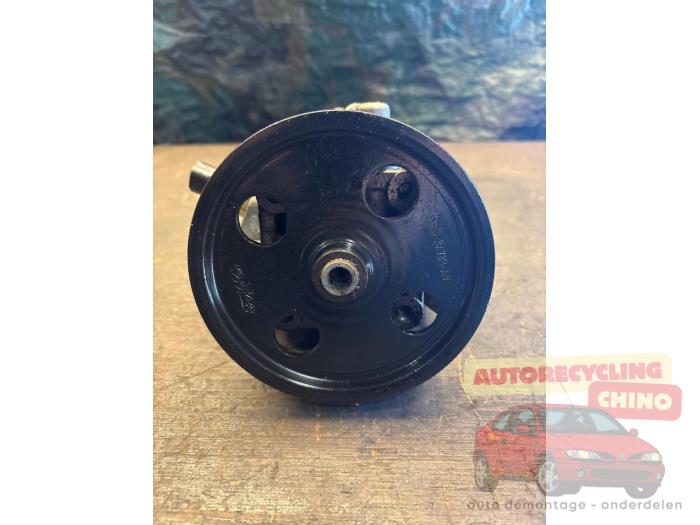 Gebruikte Pomp Servo Ford Focus 2 Wagon 1.6 Ti-VCT 16V Prijs € 100,00 Margeregeling aangeboden door Autorecycling Chino B.V.
