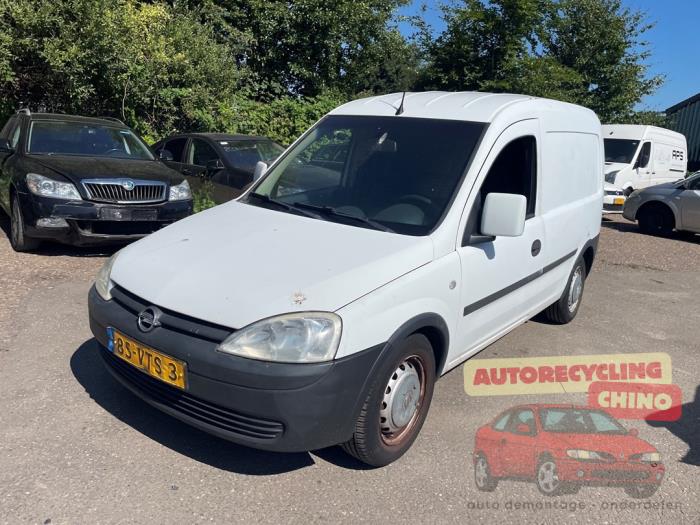 Gebruikte Uitlaat Einddemper Opel Combo (Corsa C) 1.3 CDTI 16V Prijs € 40,00 Margeregeling aangeboden door Autorecycling Chino B.V.