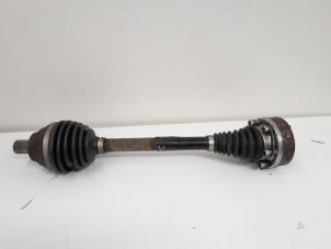 Gebruikte Aandrijfas links-voor Volkswagen Golf VII (AUA) 1.6 TDI 16V Prijs € 9,99 Margeregeling aangeboden door GEJO Revisie & Onderdelen BV