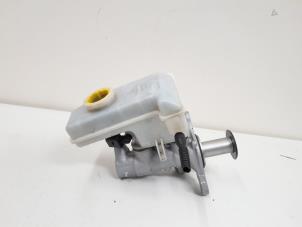 Gebruikte Hoofdremcilinder Volkswagen Golf VII (AUA) 1.6 TDI 16V Prijs € 4,50 Margeregeling aangeboden door GEJO Revisie & Onderdelen BV