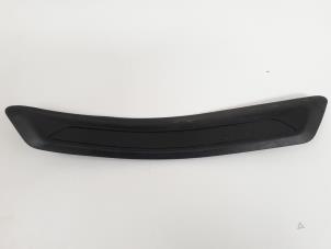 Gebruikte Sierstrip BMW 1 serie (F20) 116d 2.0 16V Prijs € 9,00 Margeregeling aangeboden door GEJO Revisie & Onderdelen BV