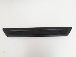 Gebruikte Sierstrip BMW 1 serie (F20) 116d 2.0 16V Prijs € 9,00 Margeregeling aangeboden door GEJO Revisie & Onderdelen BV