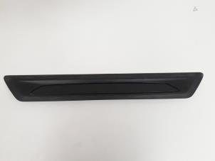 Gebruikte Sierstrip BMW 1 serie (F20) 116d 2.0 16V Prijs € 9,00 Margeregeling aangeboden door GEJO Revisie & Onderdelen BV