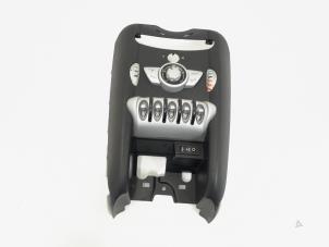 Gebruikte Kachel Bedieningspaneel Mini Mini (R56) 1.6 16V Cooper Prijs € 49,99 Margeregeling aangeboden door GEJO Revisie & Onderdelen BV